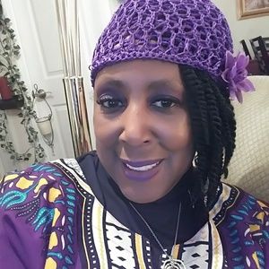 Meet your Posher, Charlotte